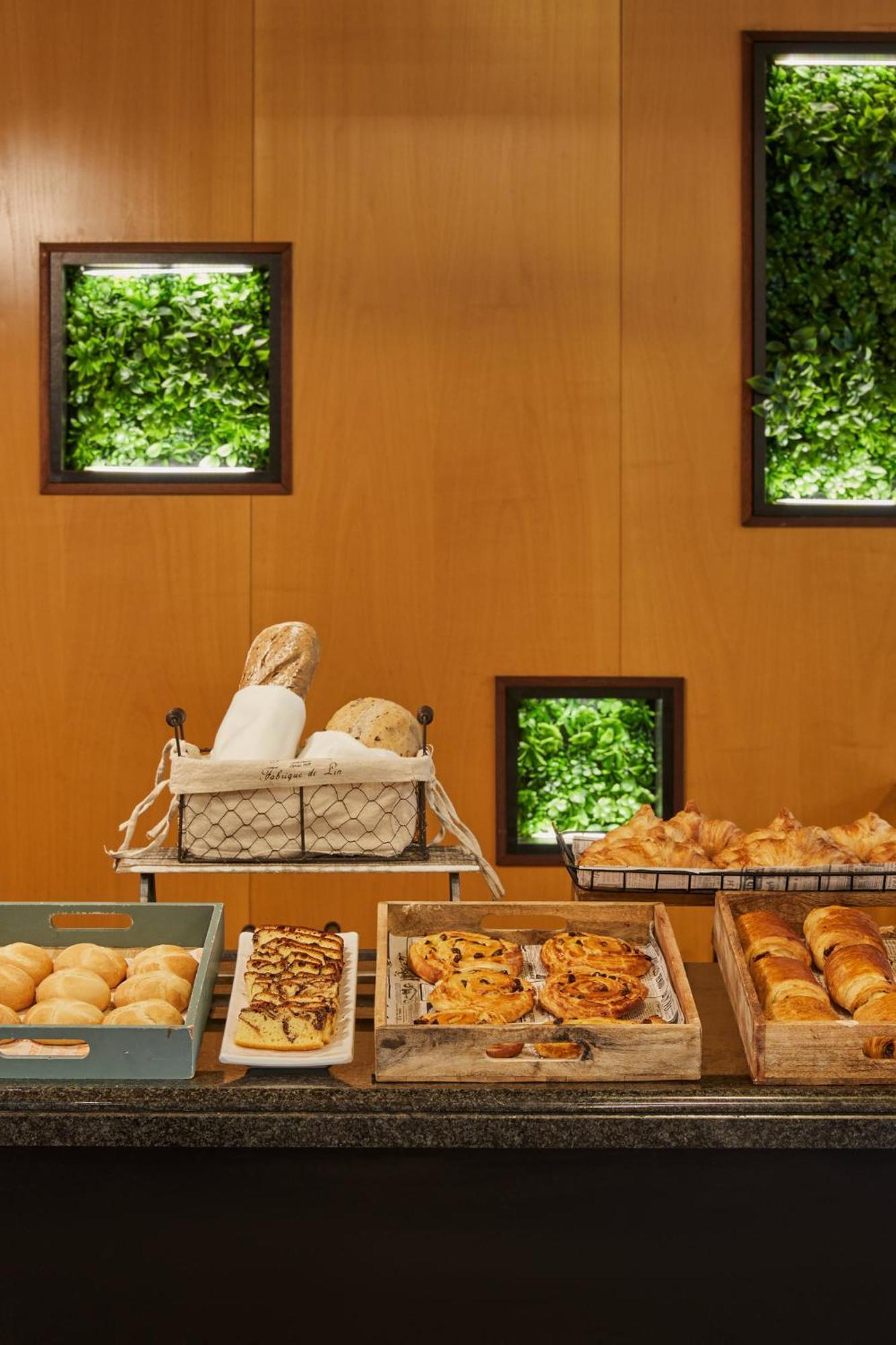 Crowne Plaza Madrid - Centre Retiro By Ihg Ξενοδοχείο Εξωτερικό φωτογραφία